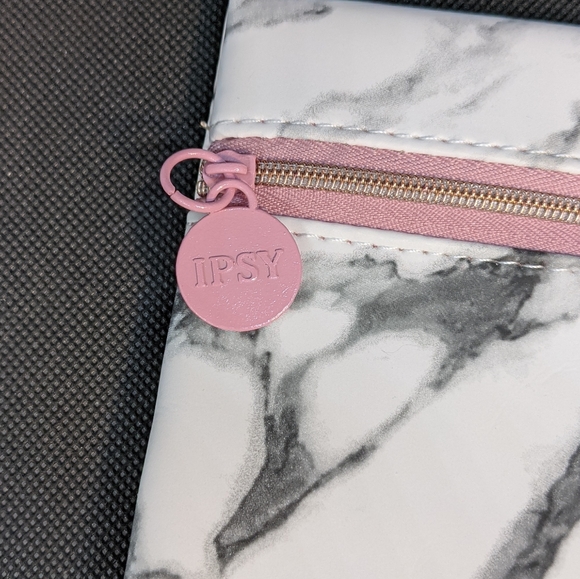 Ipsy cosmetic bag - Picture 5 of 7